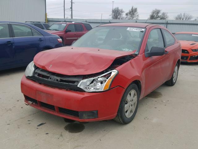 1FAHP32N18W252654 - 2008 FORD FOCUS S/SE RED photo 2