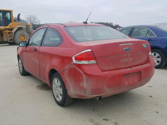 1FAHP32N18W252654 - 2008 FORD FOCUS S/SE RED photo 3