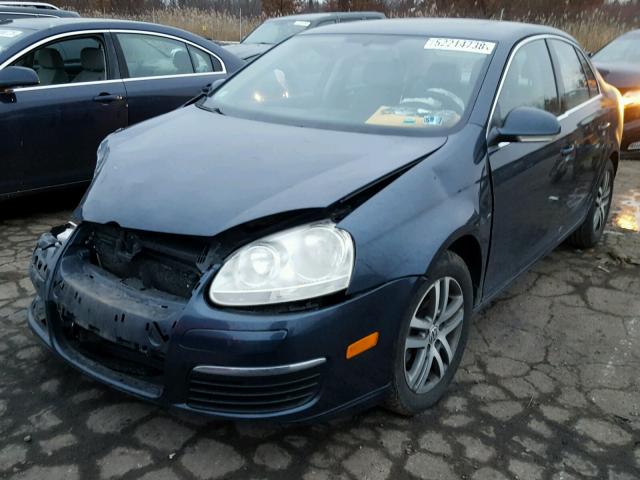 3VWDT71K26M628114 - 2006 VOLKSWAGEN JETTA TDI BLUE photo 2