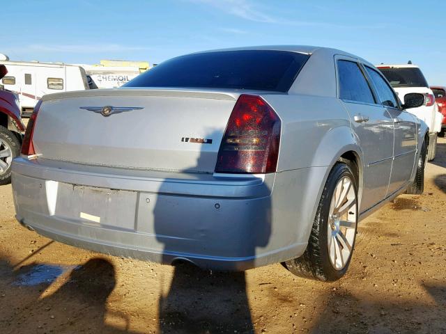 2C3KA73W86H421522 - 2006 CHRYSLER 300C SRT-8 SILVER photo 4