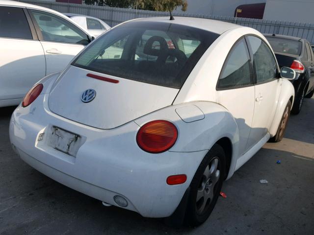 3VWCB21C02M404361 - 2002 VOLKSWAGEN NEW BEETLE WHITE photo 4