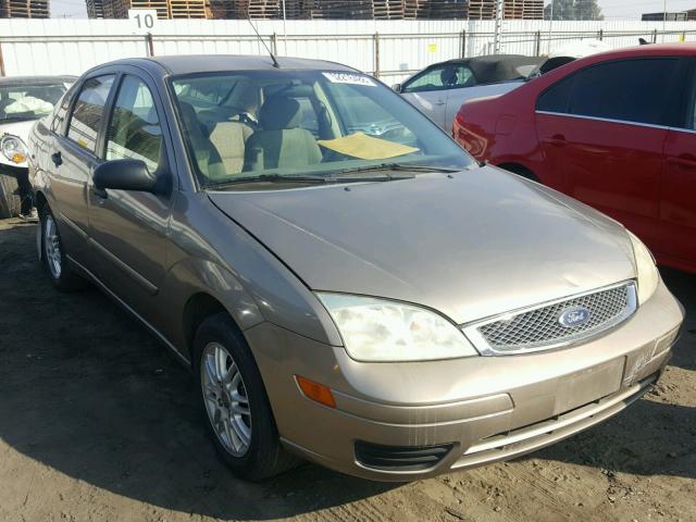 1FAFP34N95W275373 - 2005 FORD FOCUS ZX4 GOLD photo 1