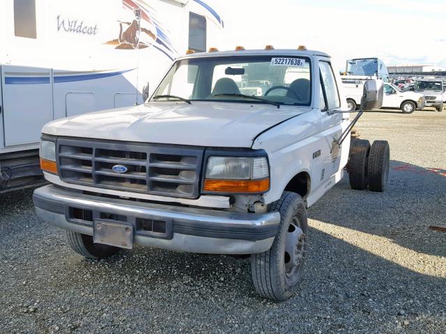 1FDLF47F3TEA83455 - 1996 FORD F SUPER DU WHITE photo 2