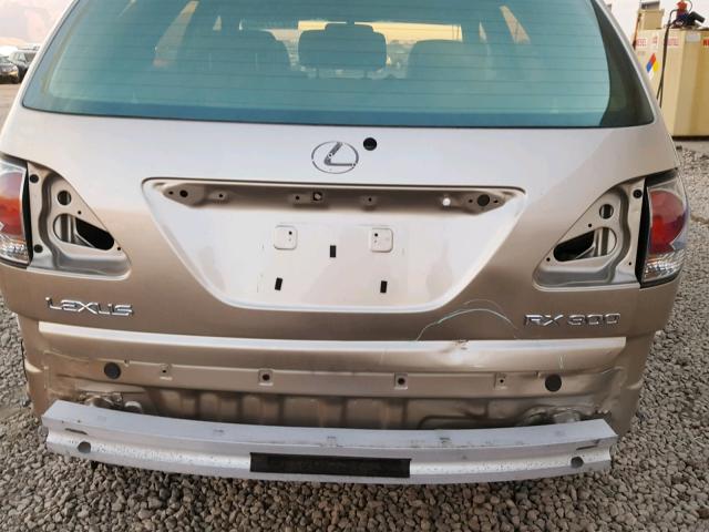 JTJHF10U710226786 - 2001 LEXUS RX 300 TAN photo 9