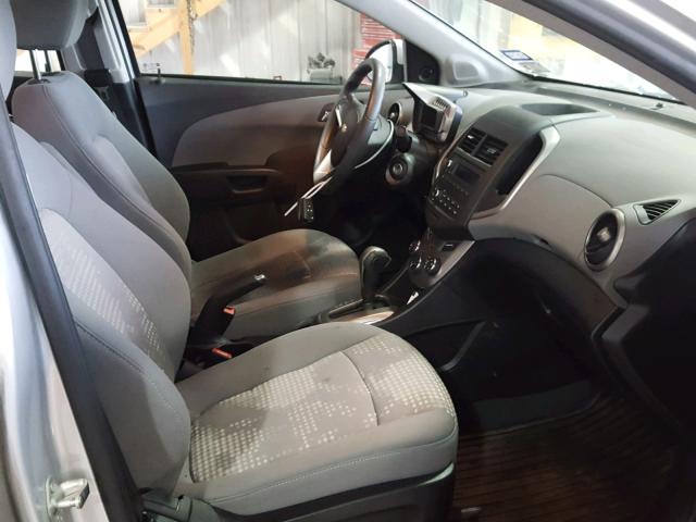 1G1JA5SHXE4235578 - 2014 CHEVROLET SONIC LS 银色 照片 5