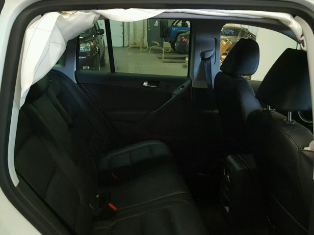 WVGUV7AXXHK016841 - 2017 VOLKSWAGEN TIGUAN SPO 白色 照片 6