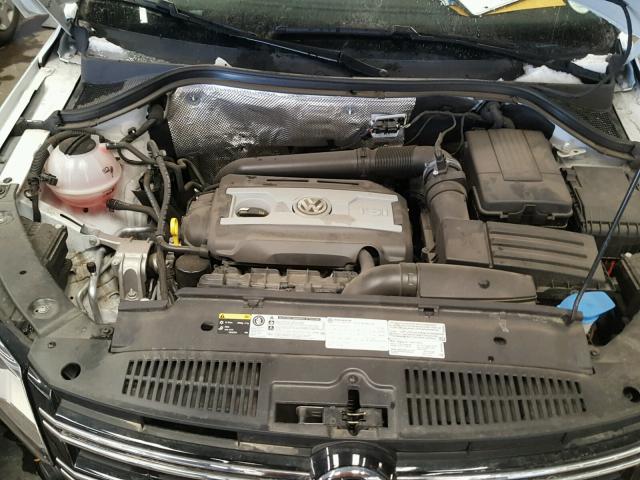 WVGUV7AXXHK016841 - 2017 VOLKSWAGEN TIGUAN SPO 白色 照片 7