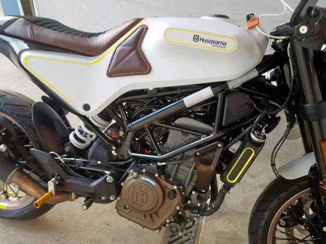 VBKUVJ401JM234742 - 2018 HUSQVARNA VITPILEN 4 WHITE photo 7