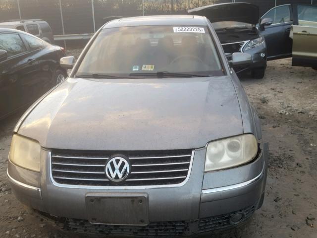 WVWPH63B41P268663 - 2001 VOLKSWAGEN PASSAT GLS GRAY photo 9