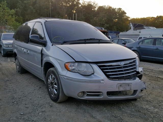 2C4GP64L15R115897 - 2005 CHRYSLER TOWN & COU SILVER photo 1