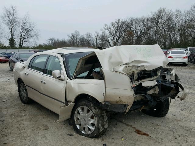 1LNHM83W83Y607223 - 2003 LINCOLN TOWN CAR C BEIGE photo 1