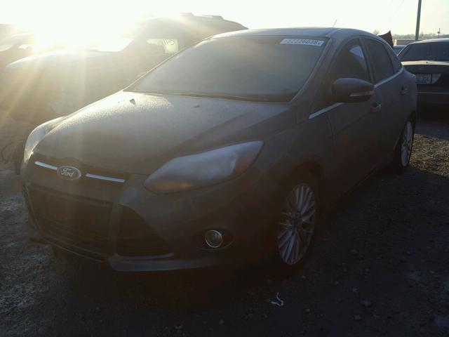 1FADP3J25EL240350 - 2014 FORD FOCUS TITA GRAY photo 2