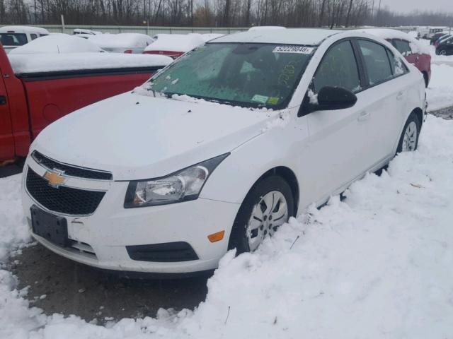 1G1PA5SG8E7346890 - 2014 CHEVROLET CRUZE LS WHITE photo 2