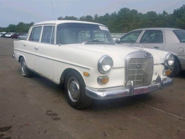 11011010256993 - 1966 MERCEDES-BENZ 200 WHITE photo 1