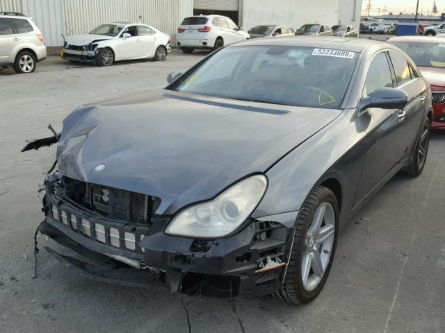 WDDDJ72X39A143250 - 2009 MERCEDES-BENZ CLS 550 GRAY photo 2