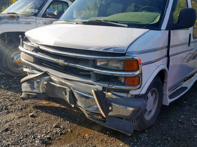 1GBFG15M3T1018907 - 1996 CHEVROLET G10 WHITE photo 9