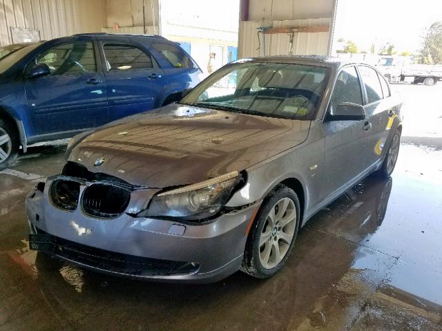 WBANV1C58AC444468 - 2010 BMW 528 XI GRAY photo 2