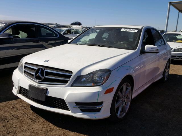 WDDGF4HBXEG245256 - 2014 MERCEDES-BENZ C 250 WHITE photo 2