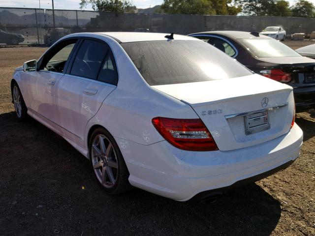 WDDGF4HBXEG245256 - 2014 MERCEDES-BENZ C 250 WHITE photo 3