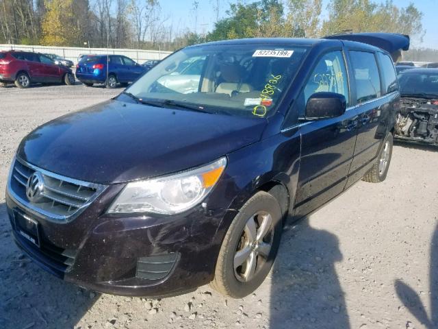 2V4RW3D17AR294598 - 2010 VOLKSWAGEN ROUTAN SE BLACK photo 2