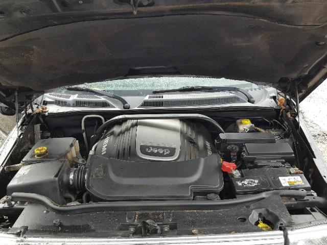 1J8HG58206C366753 - 2006 JEEP COMMANDER BLACK photo 7