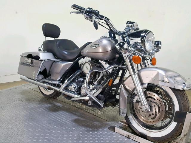 1HD1FR4127Y703135 - 2007 HARLEY-DAVIDSON FLHRCI SILVER photo 2