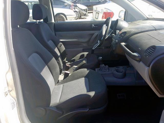 3VWBK31C24M418427 - 2004 VOLKSWAGEN NEW BEETLE თეთრი ფოტო 5