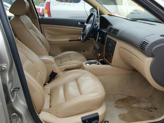 WVWYH63B14E290933 - 2004 VOLKSWAGEN PASSAT GLX 金色 照片 5