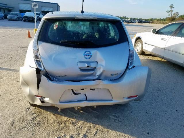 1N4AZ0CP0EC335371 - 2014 NISSAN LEAF S SILVER photo 9