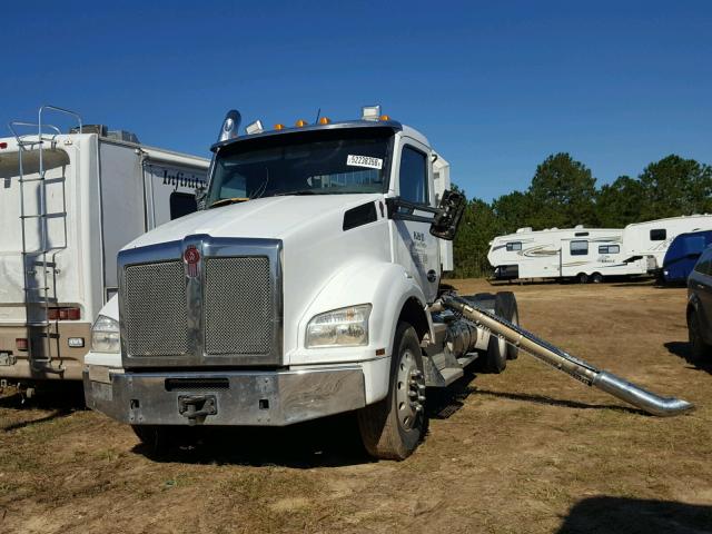 1XKZDP0X0FJ423430 - 2015 KENWORTH CONSTRUCTI WHITE photo 2