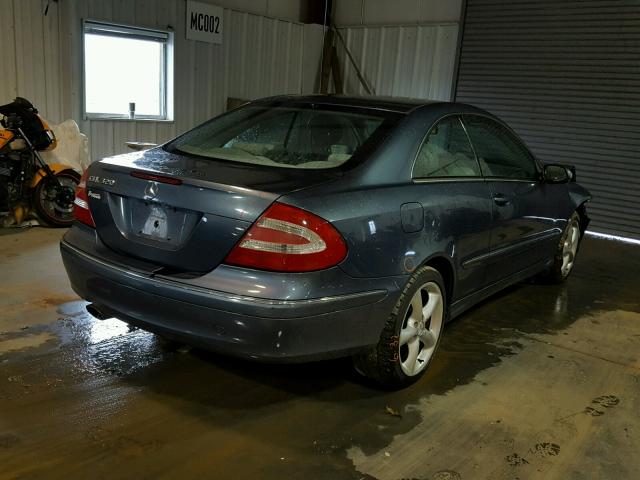 WDBTJ65J74F081188 - 2004 MERCEDES-BENZ CLK 320C BLUE photo 4