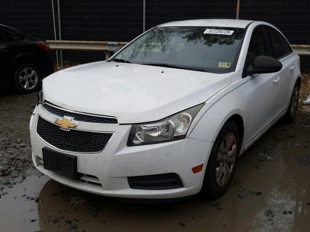 1G1PC5SH7C7137639 - 2012 CHEVROLET CRUZE LS WHITE photo 2