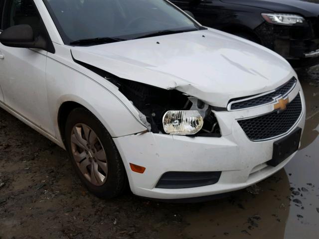 1G1PC5SH7C7137639 - 2012 CHEVROLET CRUZE LS WHITE photo 9