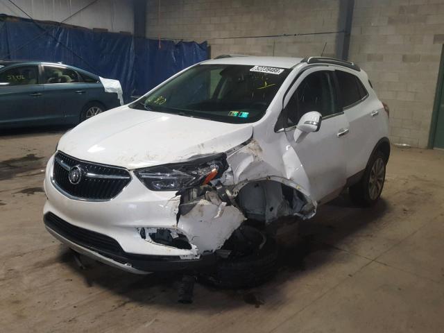 KL4CJASB4JB574700 - 2018 BUICK ENCORE PRE WHITE photo 2