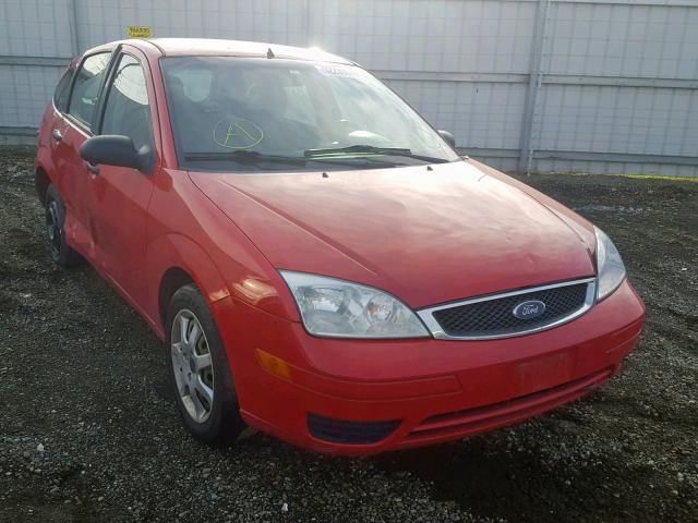 3FAFP37N15R158918 - 2005 FORD FOCUS ZX5 RED photo 1