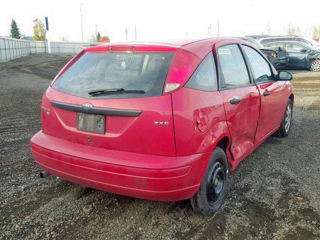 3FAFP37N15R158918 - 2005 FORD FOCUS ZX5 RED photo 4