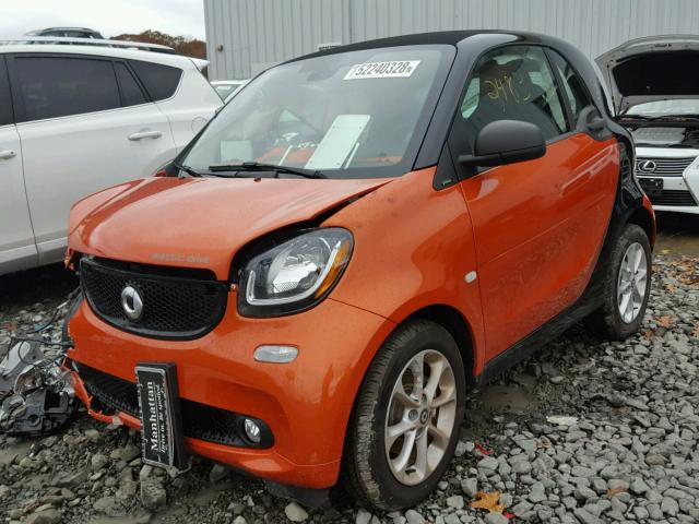 WMEFJ9BA9JK245985 - 2018 SMART FORTWO ELE ORANGE photo 2