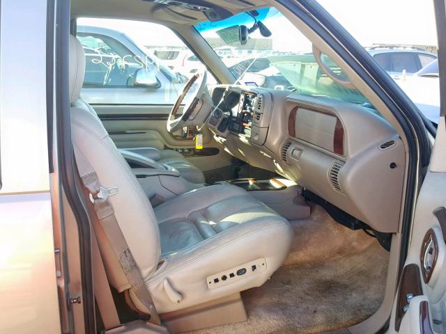 1GYEK13R3XR403003 - 1999 CADILLAC ESCALADE TAN photo 5