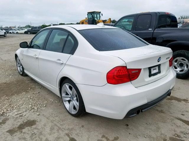 WBAPM77539NL88562 - 2009 BMW 335 I WHITE photo 3