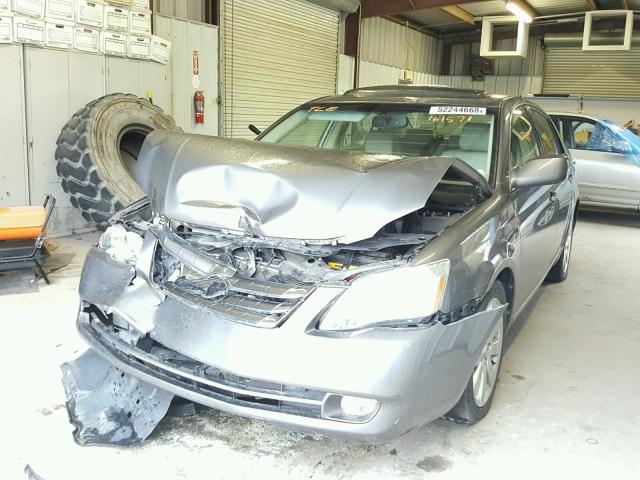 4T1BK36B96U161571 - 2006 TOYOTA AVALON XL GRAY photo 2