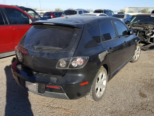 JM1BK343281868046 - 2008 MAZDA 3 HATCHBAC BLACK photo 4