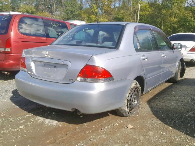 JA3AJ26E44U018093 - 2004 MITSUBISHI LANCER ES SILVER photo 4