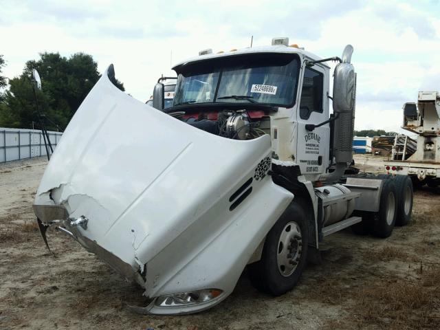 1M1AK06YX5N006068 - 2005 MACK 600 CXN600 WHITE photo 2