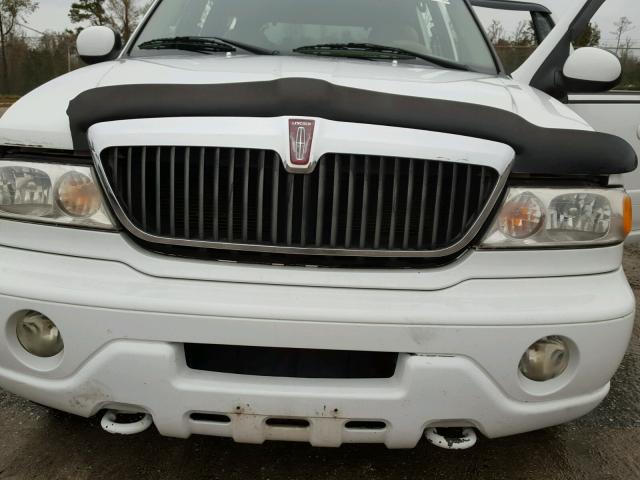 5LMFU28A1YLJ42836 - 2000 LINCOLN NAVIGATOR თეთრი ფოტო 7