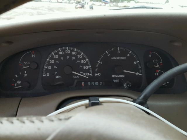 5LMFU28A1YLJ42836 - 2000 LINCOLN NAVIGATOR თეთრი ფოტო 8