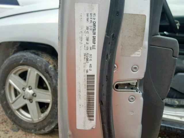 1J4NT4FB6AD558243 - 2010 JEEP COMPASS SP 银色 照片 10