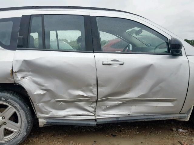 1J4NT4FB6AD558243 - 2010 JEEP COMPASS SP 银色 照片 9