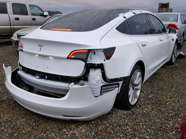 5YJ3E1EBXJF067772 - 2018 TESLA MODEL 3 თეთრი ფოტო 4