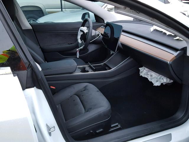 5YJ3E1EBXJF067772 - 2018 TESLA MODEL 3 თეთრი ფოტო 5