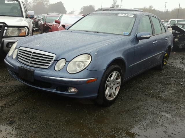 WDBUF65J83A165909 - 2003 MERCEDES-BENZ E 320 BLUE photo 2